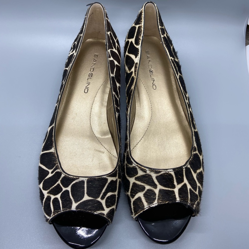 Bandolino peep toe shoes